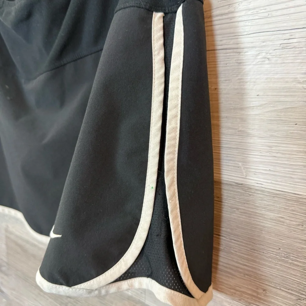 Nike Fit Dry Black Athletic Skort with White Trim - Size L